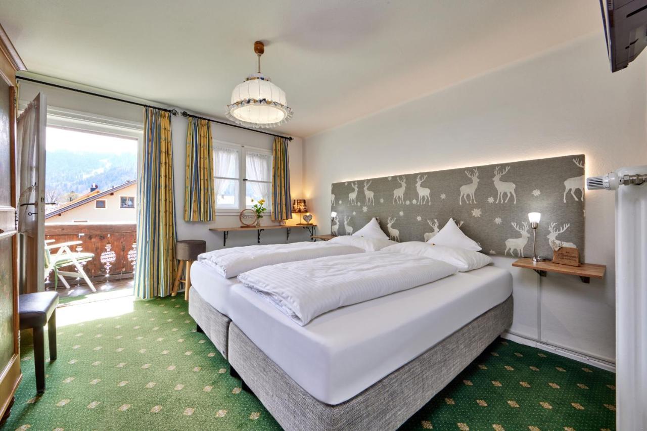 Gaestehaus Angela Garmisch-Partenkirchen Exteriör bild